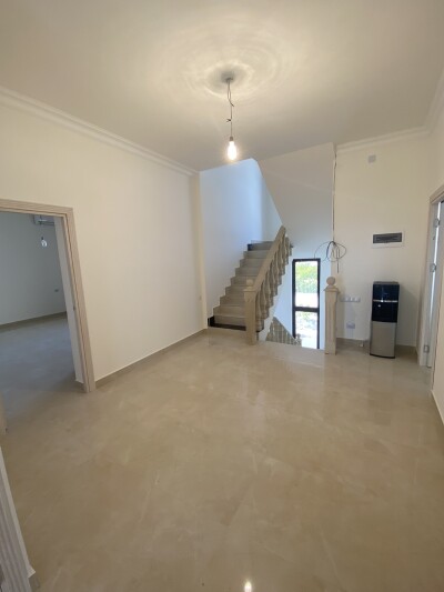 Կոդ AE-2737 Վաճառվում է  նորակառույց առանձնատուն