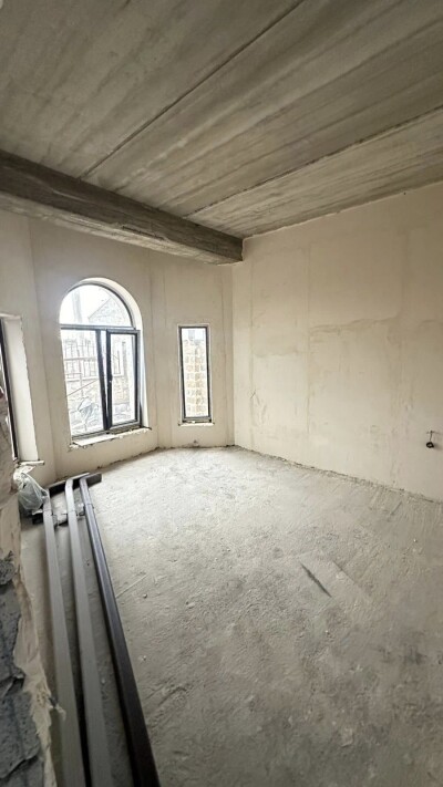 Կոդ AA-9455   Վաճառվում է կիսակառույց առանձնատուն