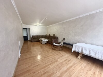 Կոդ AS-4905  Վաճառվում է երկհարկանի առանձնատուն