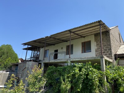 Կոդ AS-9988   Վաճառվում է առանձնատուն