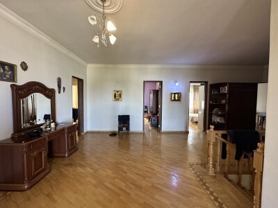 Կոդ AE-6540  Վաճառվում է առանձնատուն