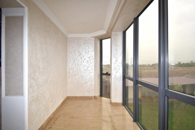 Code AA-1454. House for sale.