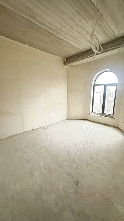 Կոդ AA-9455   Վաճառվում է կիսակառույց առանձնատուն