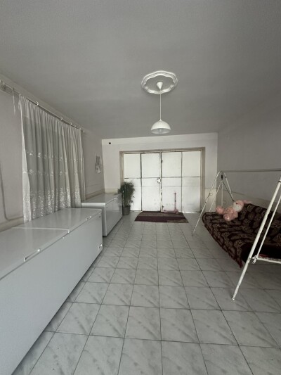 Կոդ AE-5701  Վաճառվում է երկհարկանի առանձնատուն