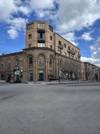 Կոդ BS-4576   Վաճառվում է բնակարան