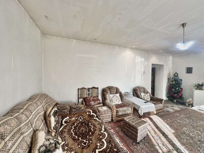 Կոդ AS-5352  Վաճառվում է առանձնատուն Էջմիածնում