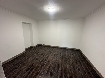 Code KA-8846. A functioning business is for sale.