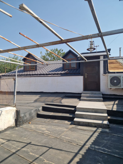 Code AA-0628. House for sale.