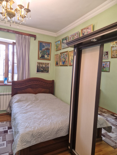 Code AA-0628. House for sale.