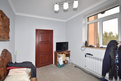 Code AA-1454. House for sale.