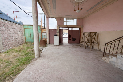 Code AA-1049 – Private house for sale