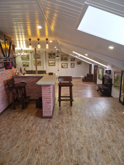 Code AA-0628. House for sale.