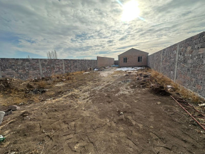 Կոդ AS-8781  Վաճառվում Է  առանձնատուն