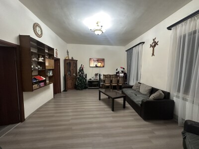 Կոդ AS-9627  Վաճառվում է առանձնատուն