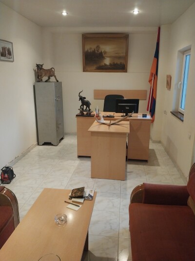 Code KH-4142, A running business for sale.