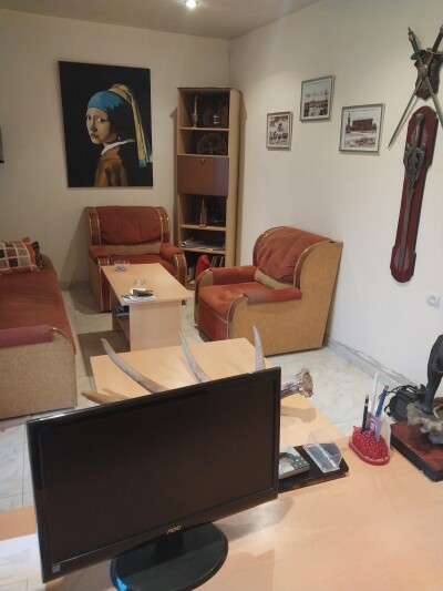 Code KH-4142, A running business for sale.