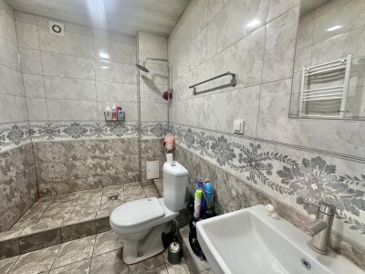 Կոդ BE-1412  Վաճառվում է բնակարան