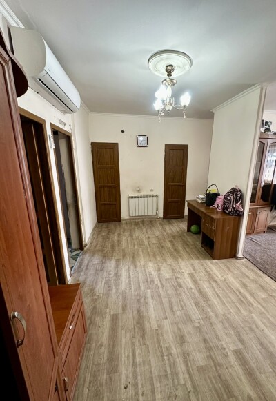 Կոդ BA-2721  Վաճառվում է բնակարան