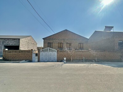 Code AA-6618, a house for sale.