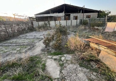 Code AA-8075, a house for sale.