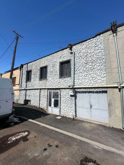 Code AA-7761, A house for sale.