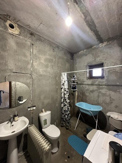 Code AA-8884, A house for sale.