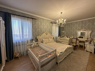 Code AA-8884, A house for sale.