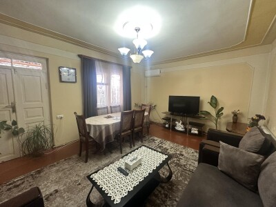 Code AS-8752, A private house for sale.