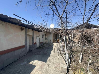 Code AS-8752, A private house for sale.