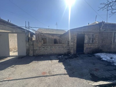 Code AS-8752, A private house for sale.