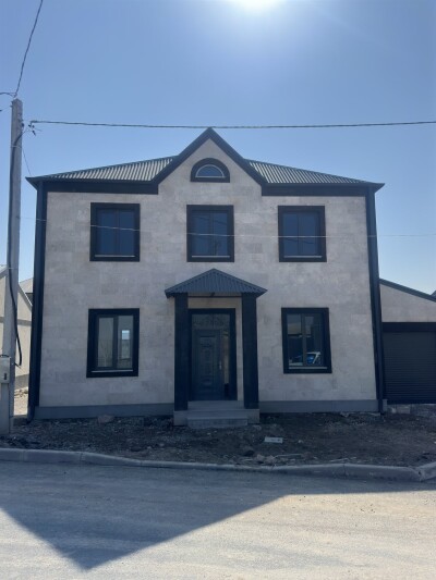 Code AA-5777, a private house is for sale.