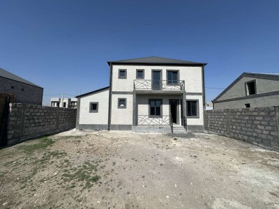 Code AA-5777, a private house is for sale.