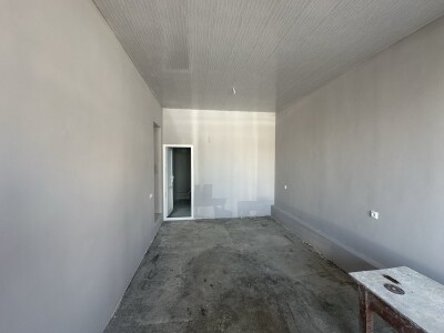 Code AA-5777, a private house is for sale.