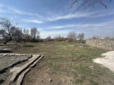 Code HA-5556. A plot of land is for sale.