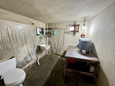 Code AA-2556, a house for sale.