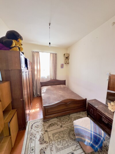 Code AA-2556, a house for sale.