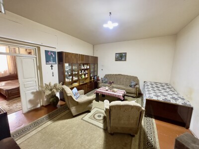 Code AA-2556, a house for sale.