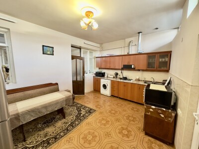 Code AA-2556, a house for sale.