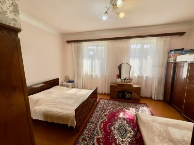 Code AA-2556, a house for sale.