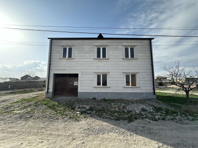 Code AA-3424, a house for sale.