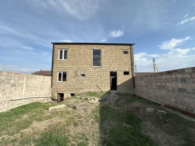 Code AA-3424, a house for sale.