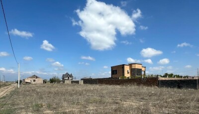 Code HA-3435. Commercial space for sale.