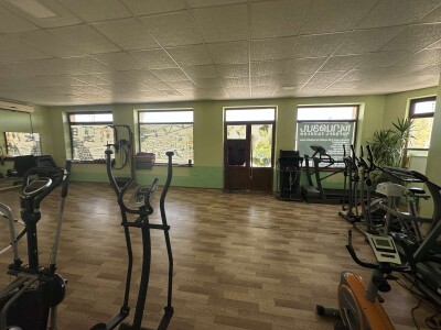 Code KA-5457. A functioning business is for sale.