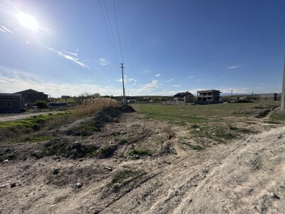 Code HA-5456 A plot of land is for sale.