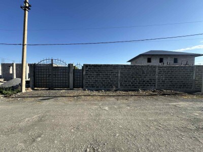 Code HA-5458 A plot of land is for sale.