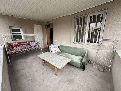 Code AA-6633, a house for sale.