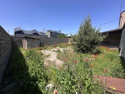 Code AS-2049. A house for sale.