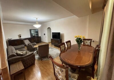 Code BA-3353. Apartment for sale