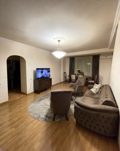 Code BA-3353. Apartment for sale