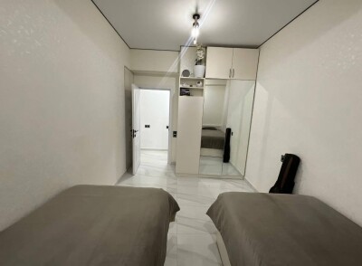 Code BA-9275. Apartment for sale